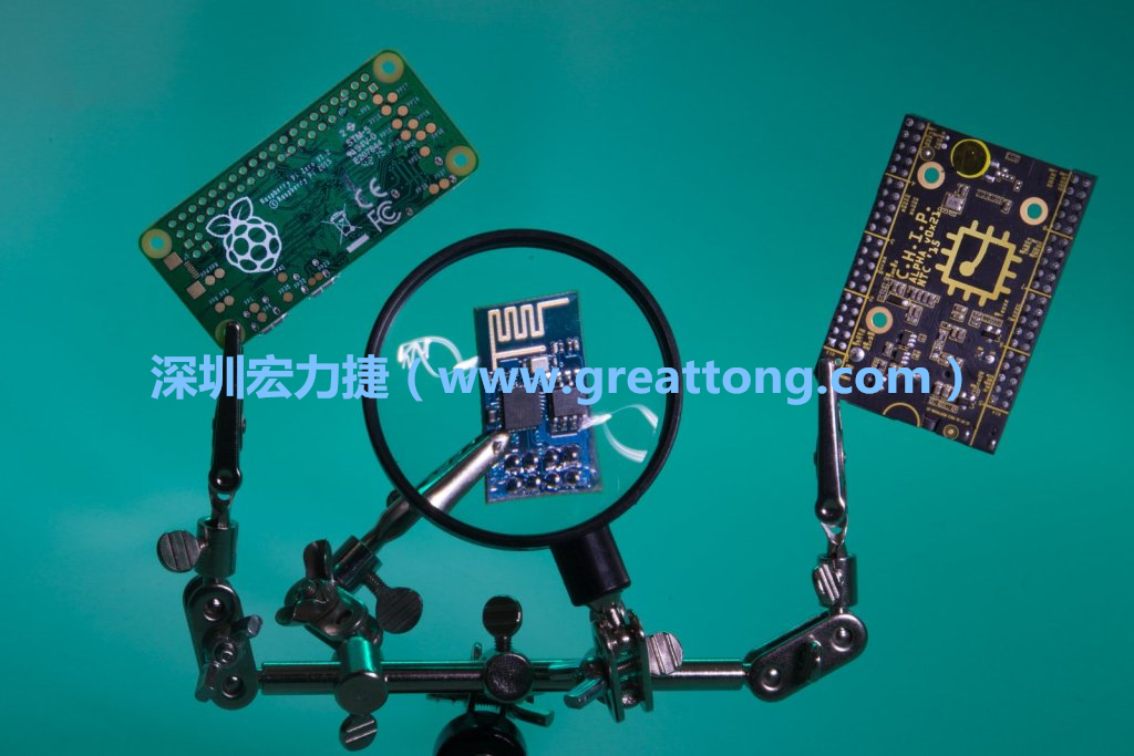 A Raspberry Pi Zero、ESP8266和CHIP。